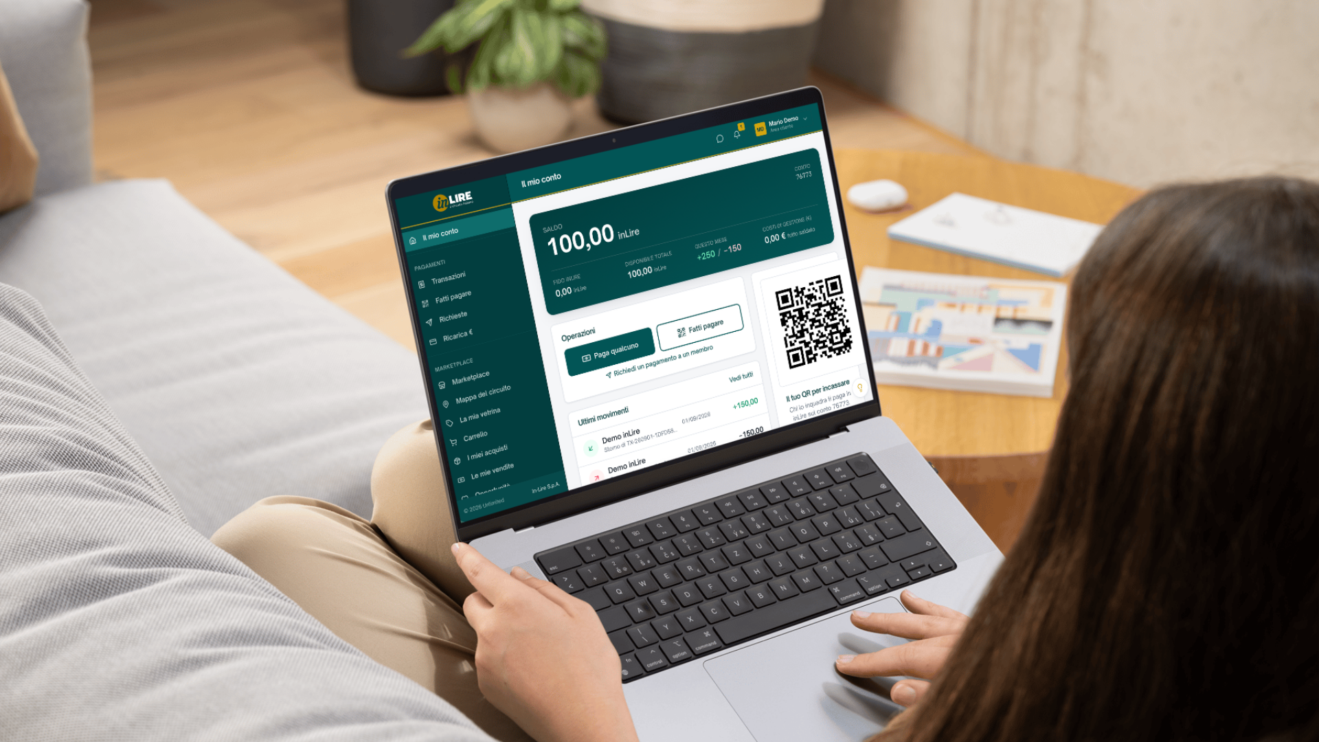 La piattaforma transazionale in-Lire su laptop: saldo del conto, ultimi movimenti, pagamenti e QR code per incassare